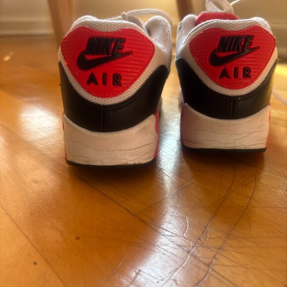 The Nike Air Max 9 Infrared (2010) - Picture 3 of 11